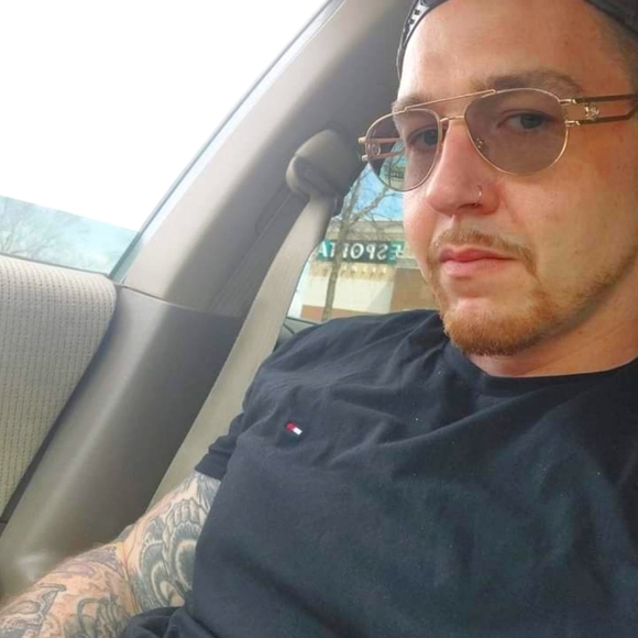 Meet your Posher, Chad - Picture 1 of 1